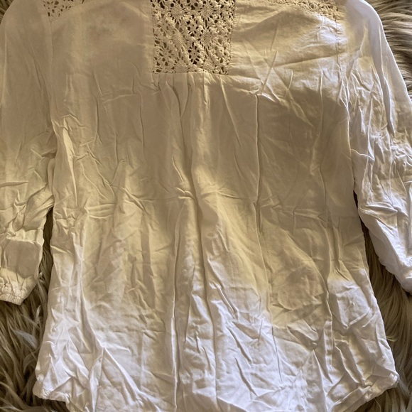 Beautiful Summer Blouse - Picture 5 of 5